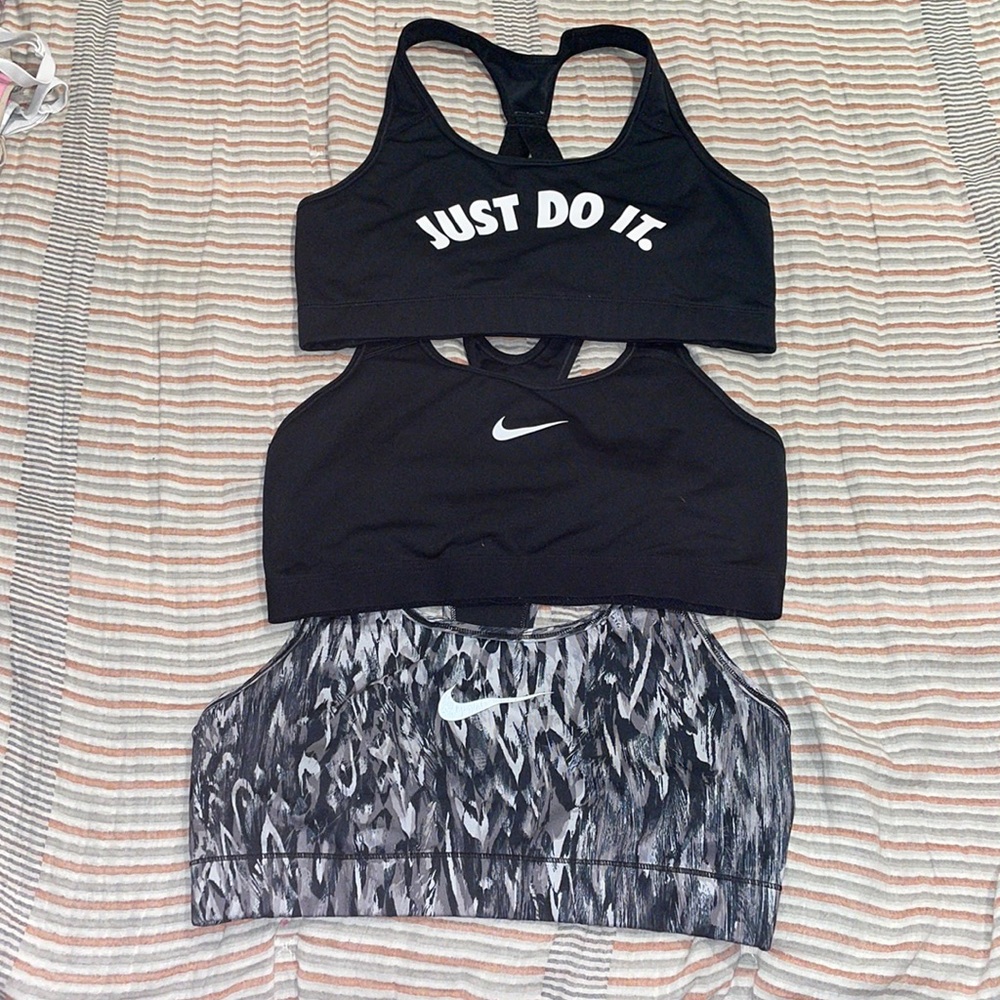 3 Nike sport bras